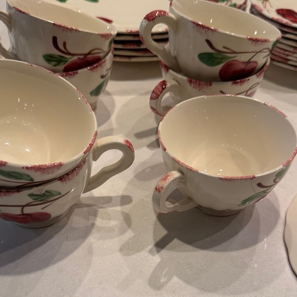 Cherry Delight Dinnerware Set 28 pc. - Picture 5 of 9